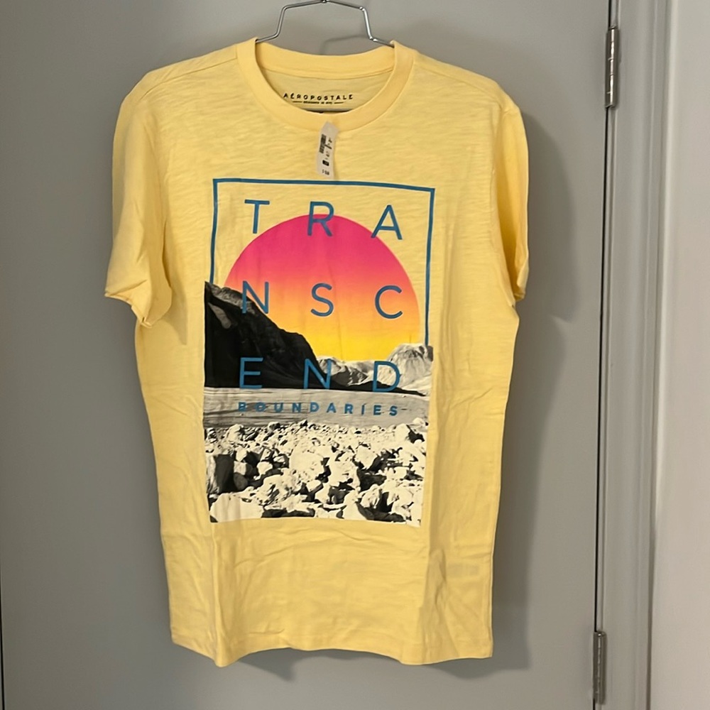 Aeropostale men graphic tee, size small and color yellow. New with tags.
